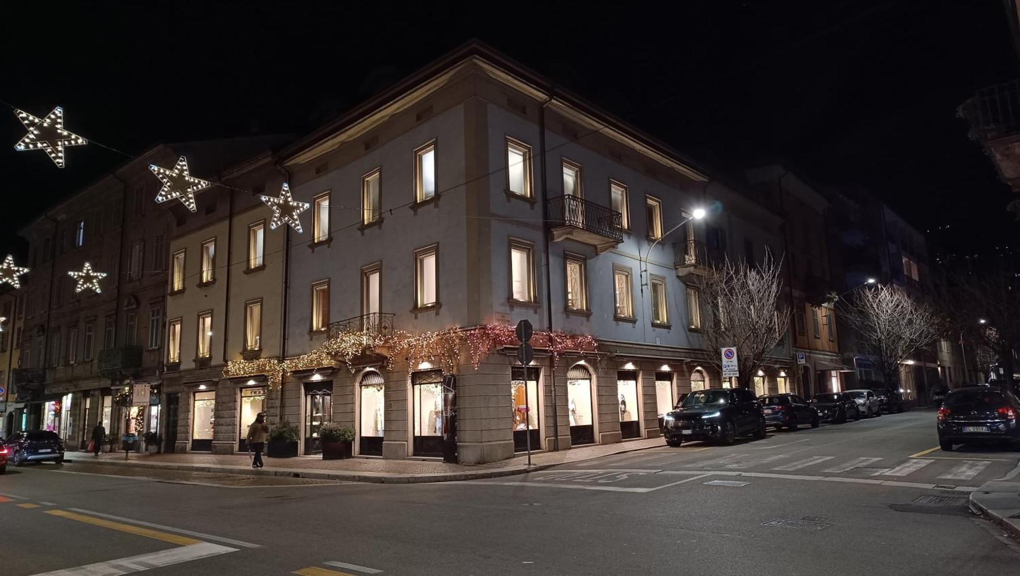 Appartamento Aleph With Private Parking, Next Train Station Como Eksteriør billede