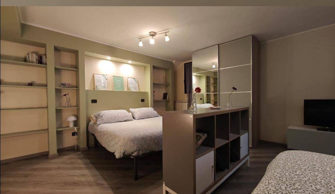 Appartamento Aleph With Private Parking, Next Train Station Como Eksteriør billede