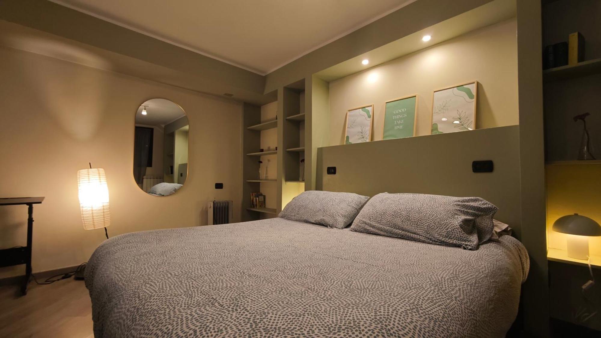 Appartamento Aleph With Private Parking, Next Train Station Como Eksteriør billede