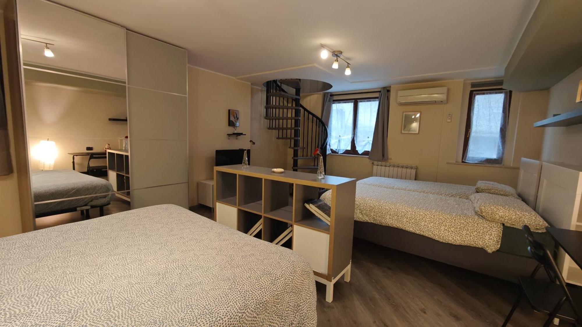Appartamento Aleph With Private Parking, Next Train Station Como Eksteriør billede